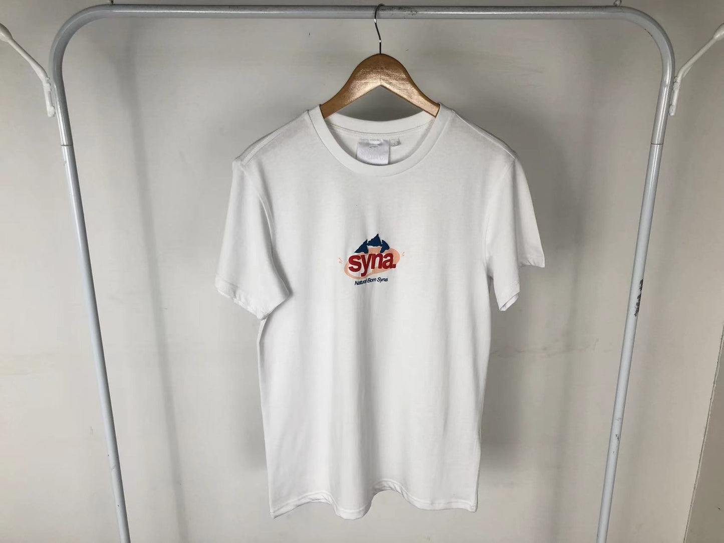 T-SHIRT SYNA WORLD