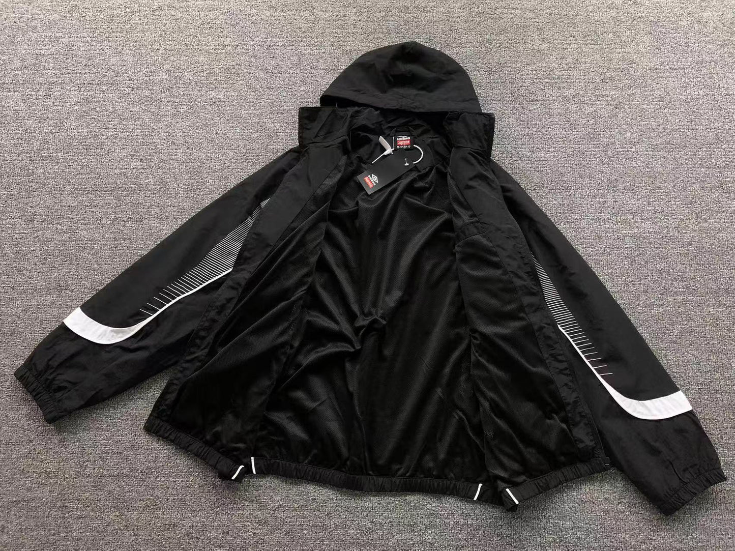 TRACKSUIT TUTA SUPREME