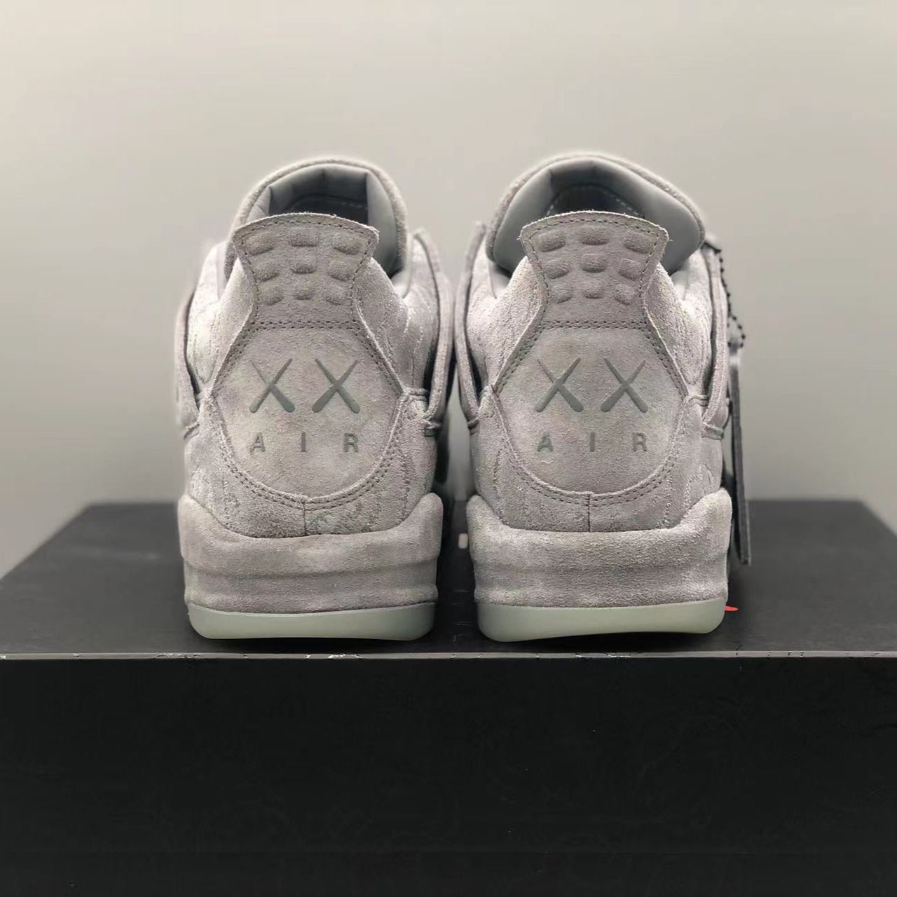 JORDAN 4