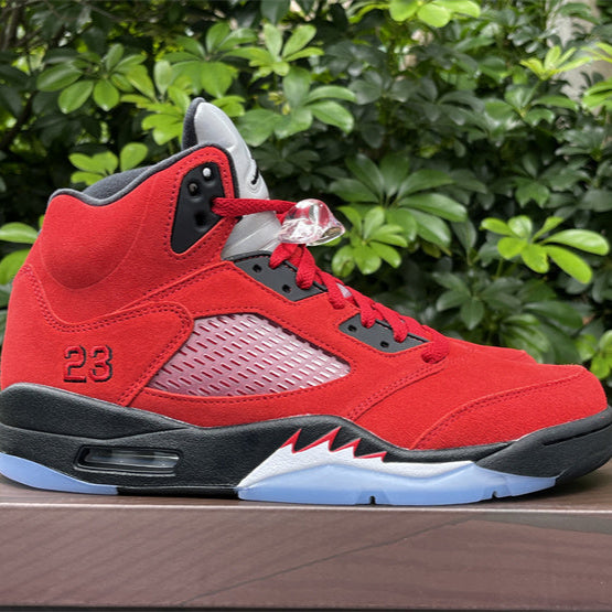 JORDAN 5