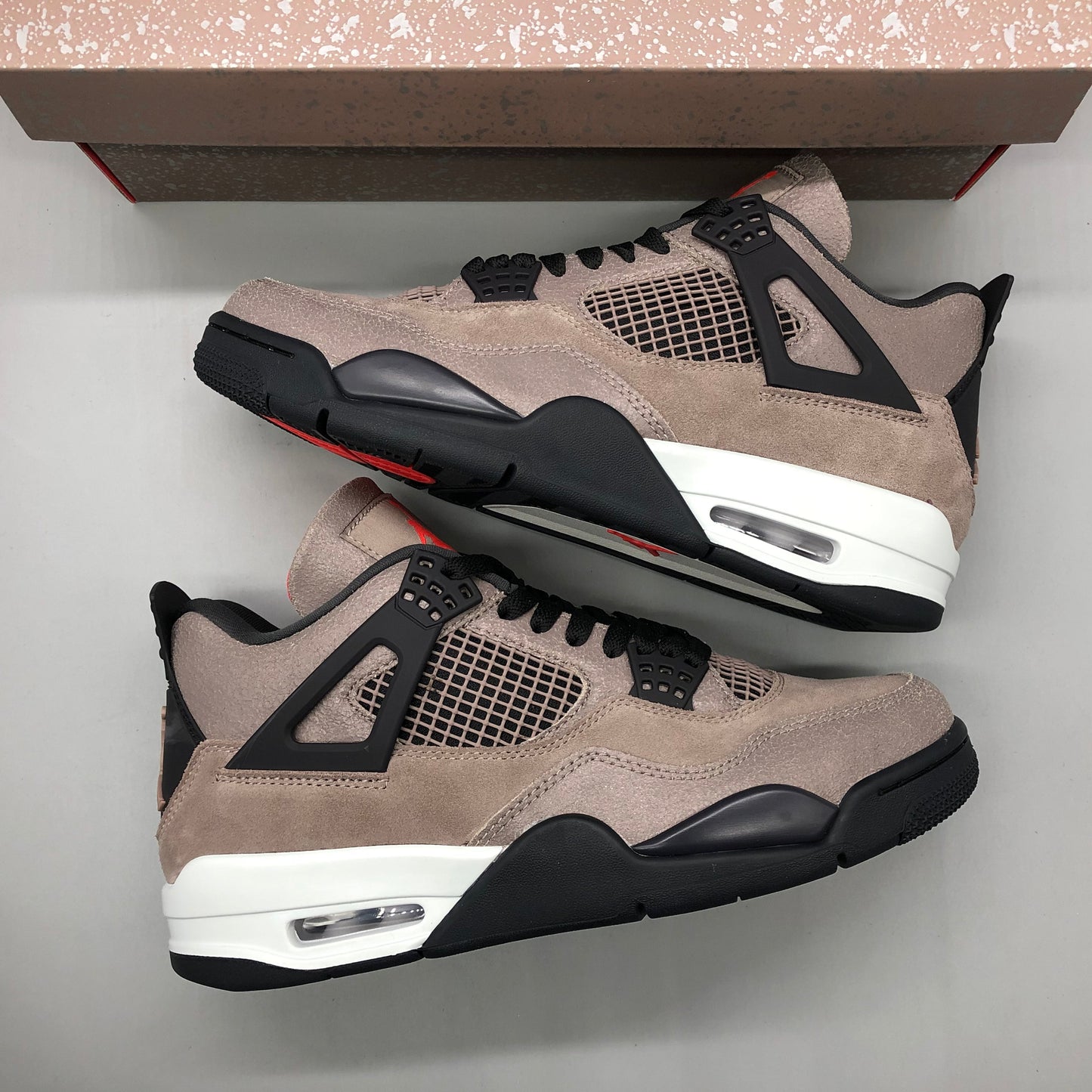 JORDAN 4