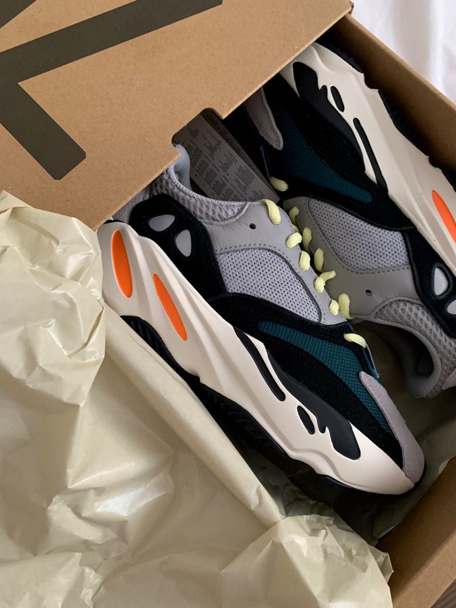 YEEZY 700