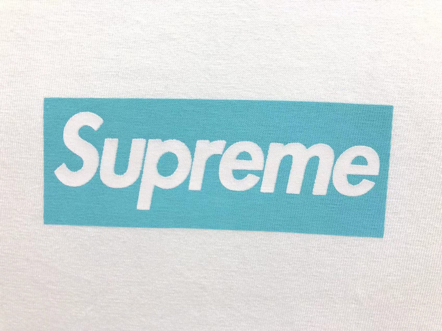 T-SHIRT SUPREME