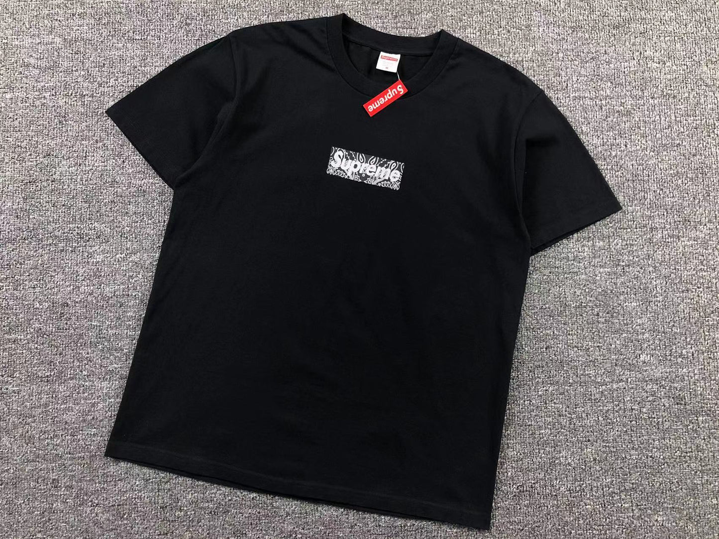 T-SHIRT SUPREME