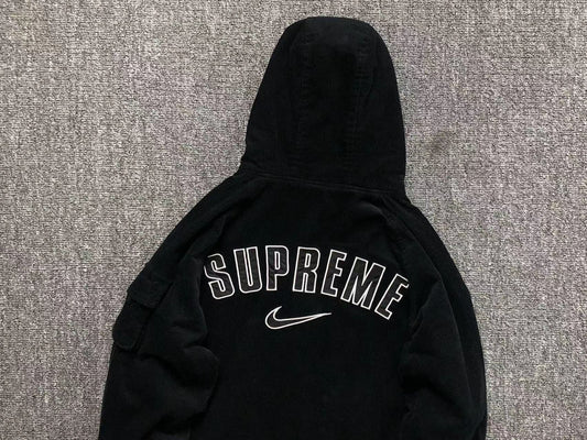 GIACCA SUPREME x NIKE