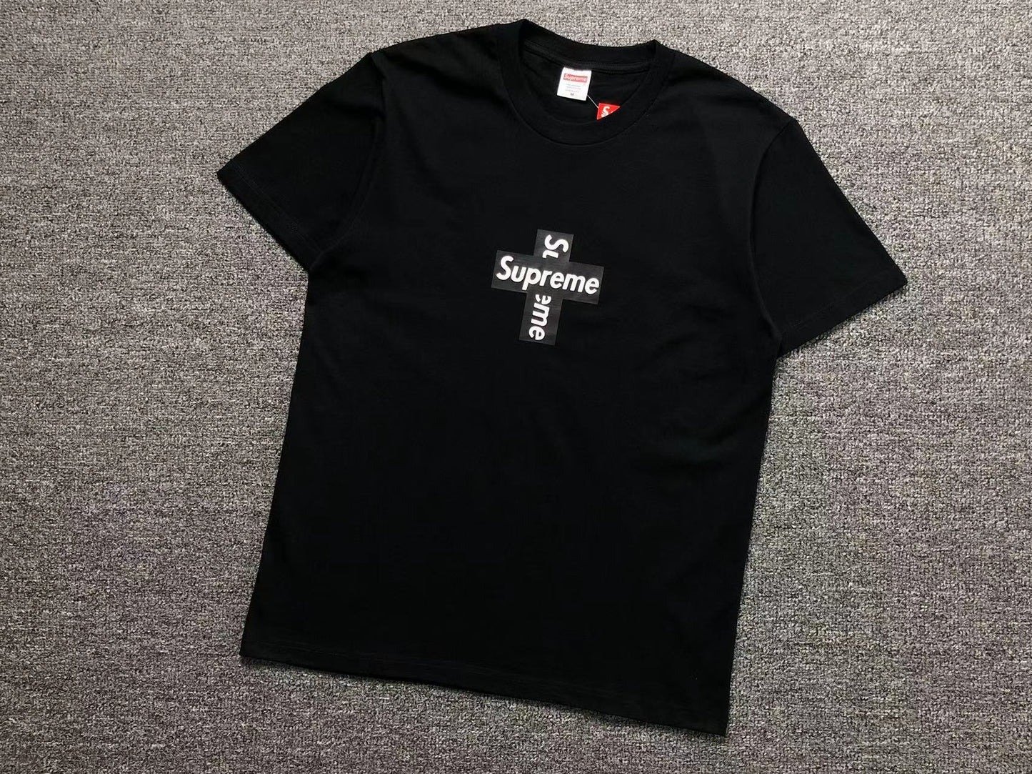 T-SHIRT SUPREME