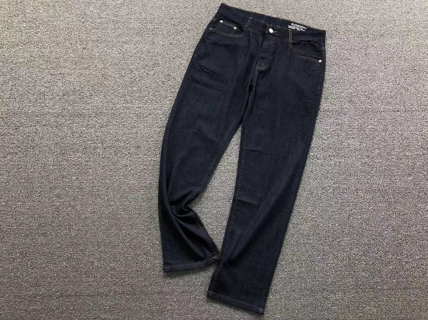 JEANS BURBERRY SCURO PANTALONI