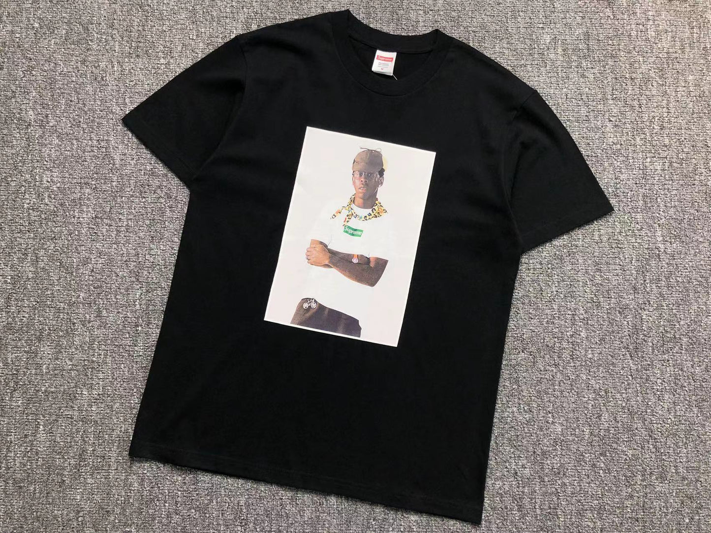 T-SHIRT SUPREME