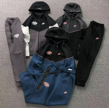 TRACKSUIT TUTA SYNA WORLD X NIKE TECH FLEECE FELPA / PANTALONI