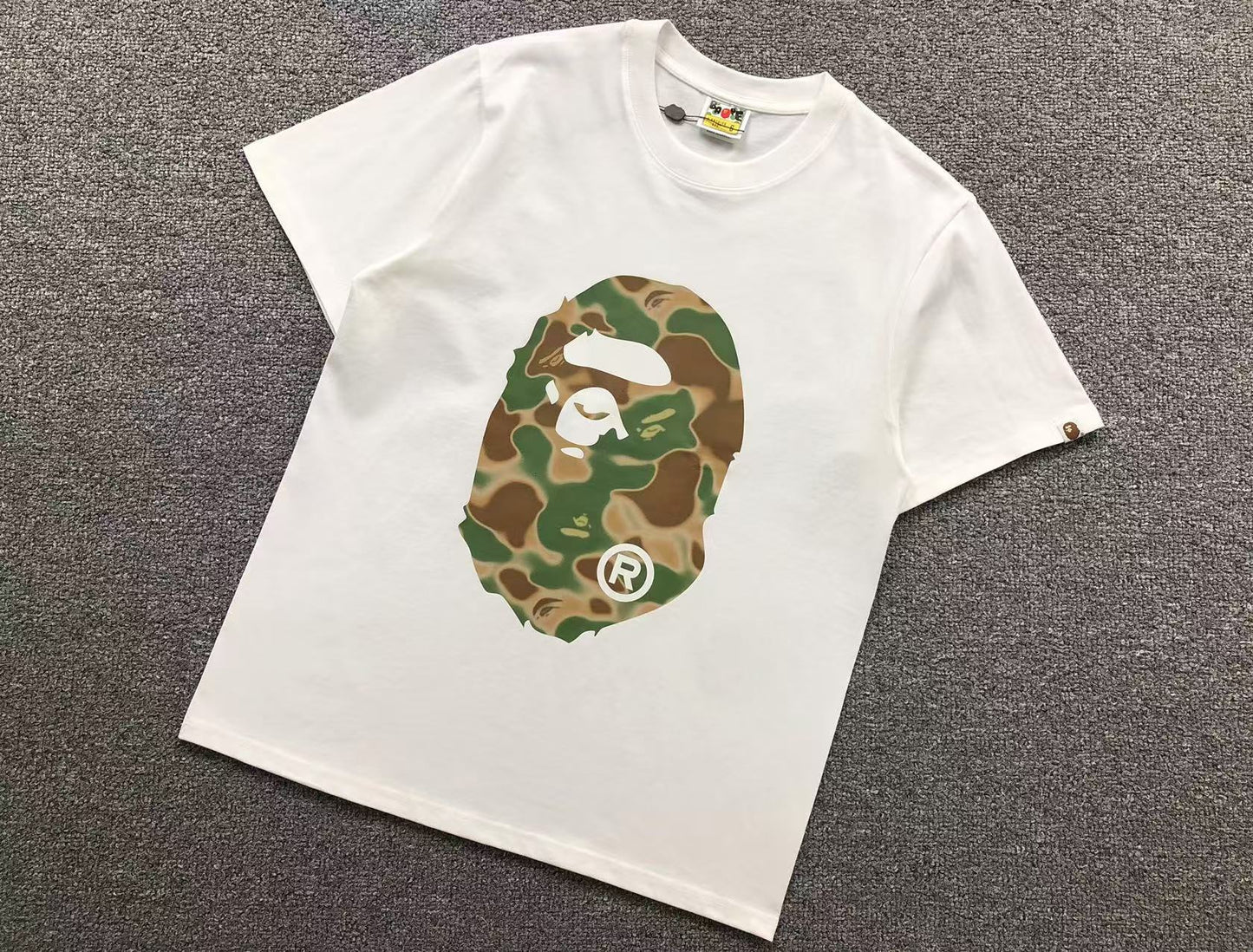 T-SHIRT BAPE