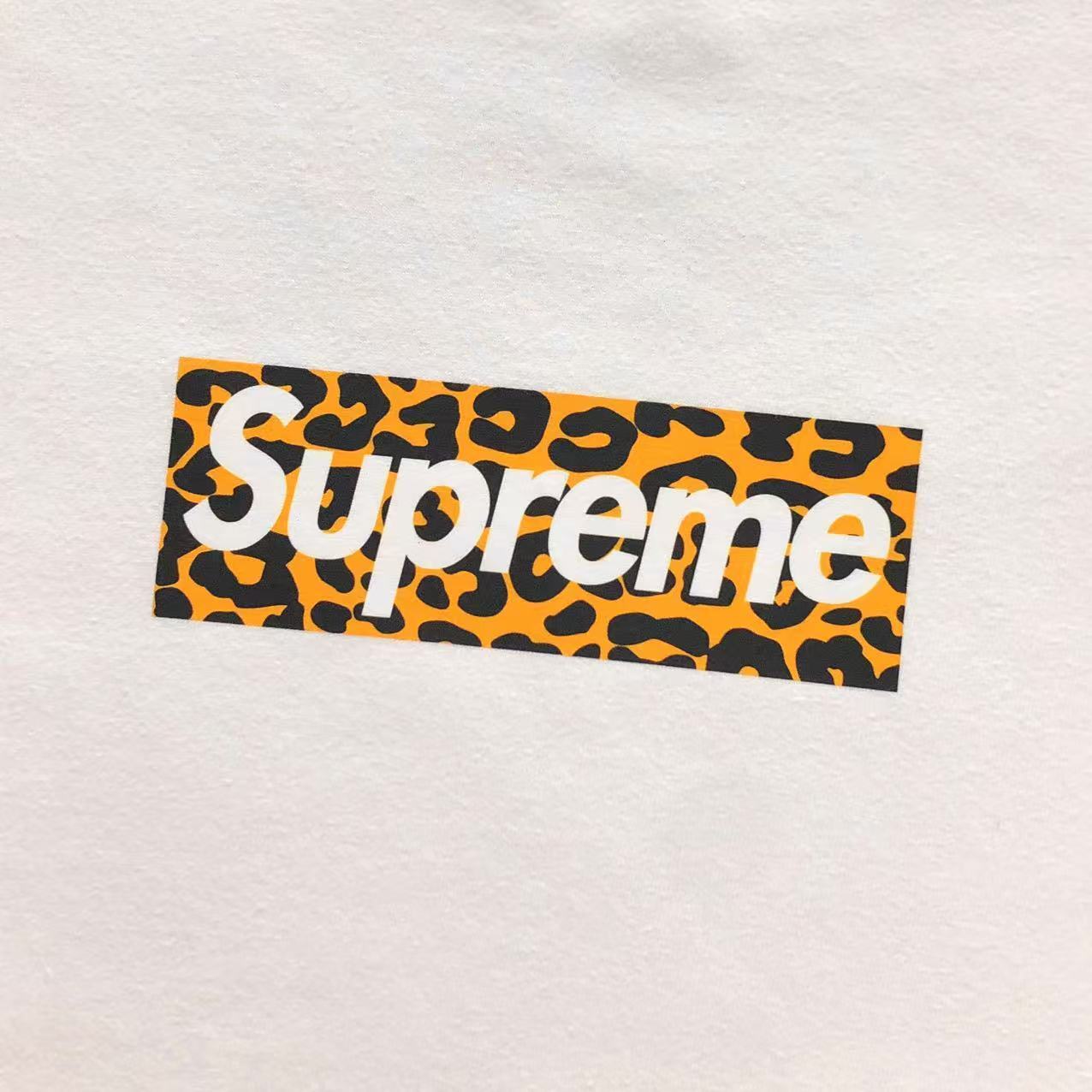 T-SHIRT SUPREME