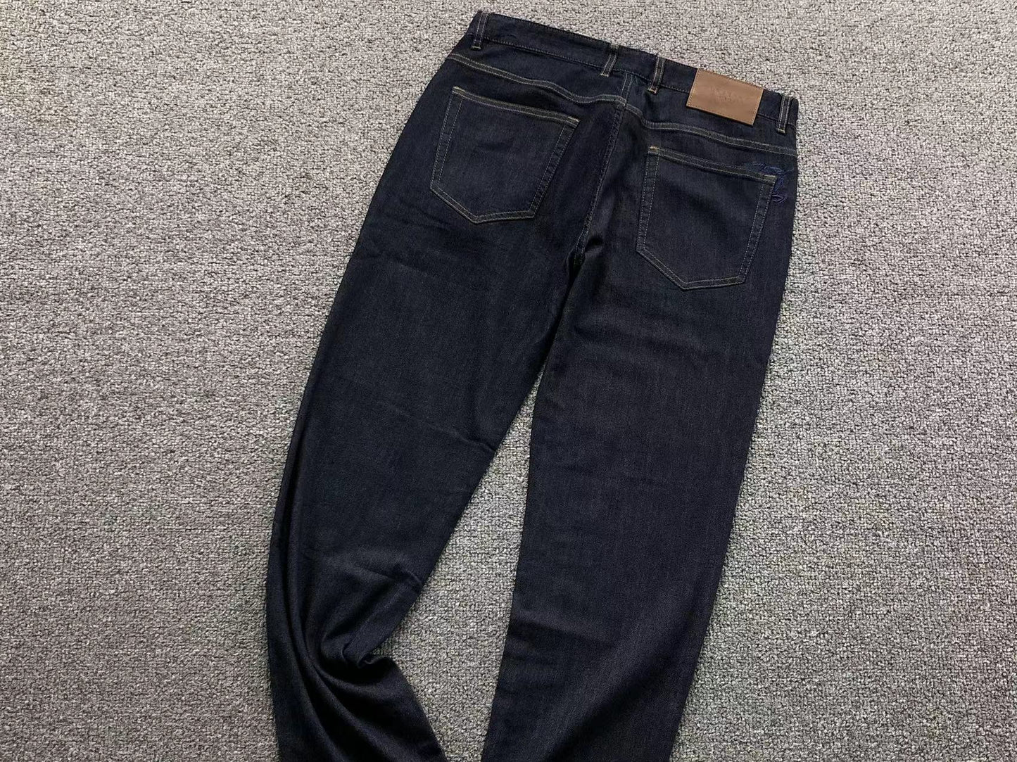 JEANS BURBERRY SCURO PANTALONI