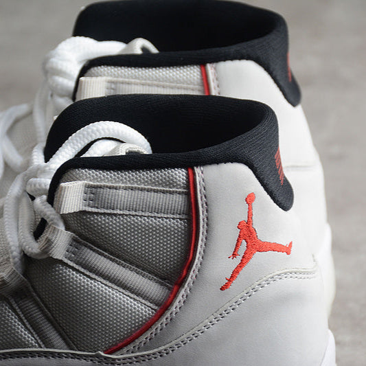 JORDAN 11