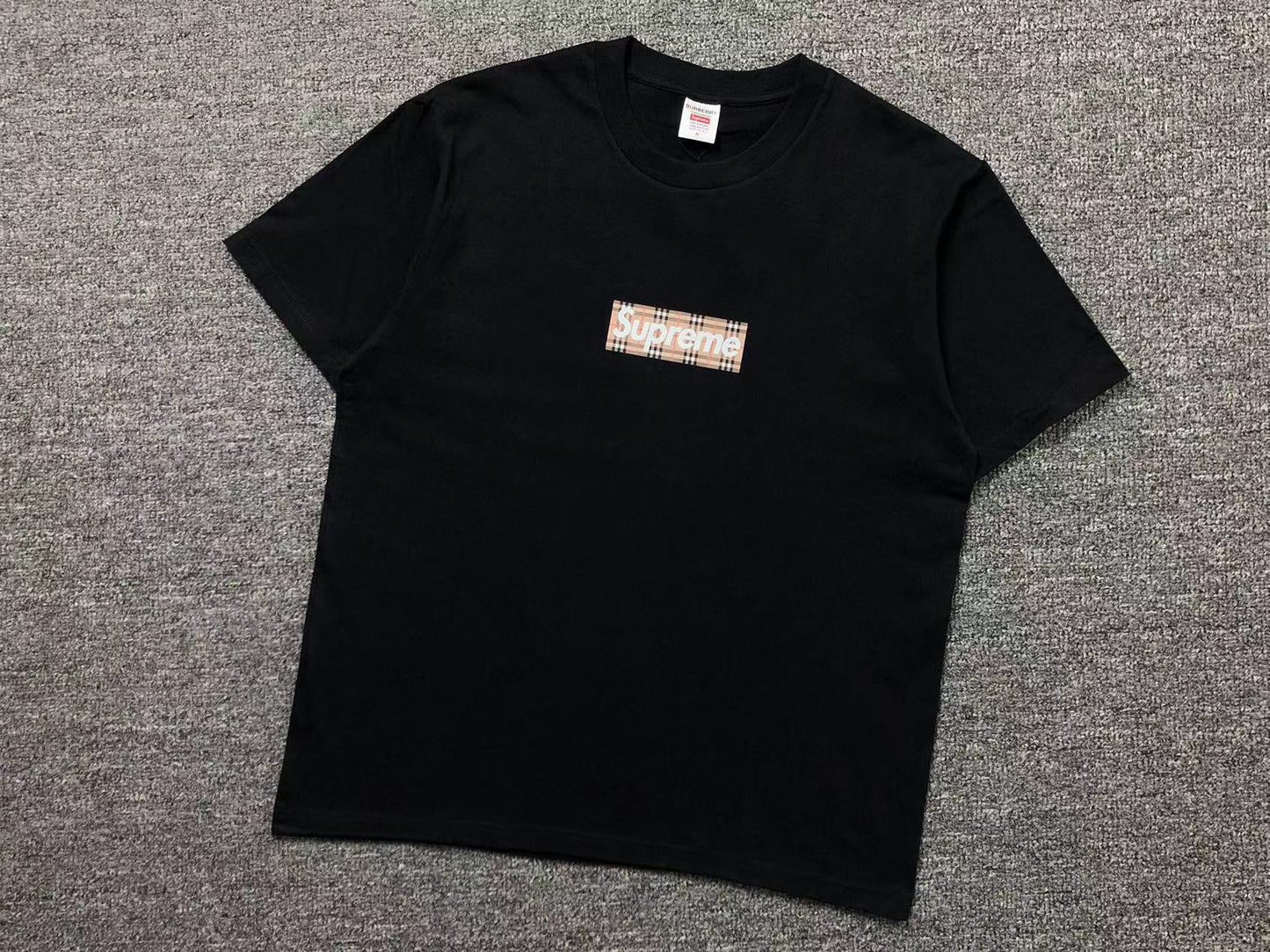 T-SHIRT SUPREME