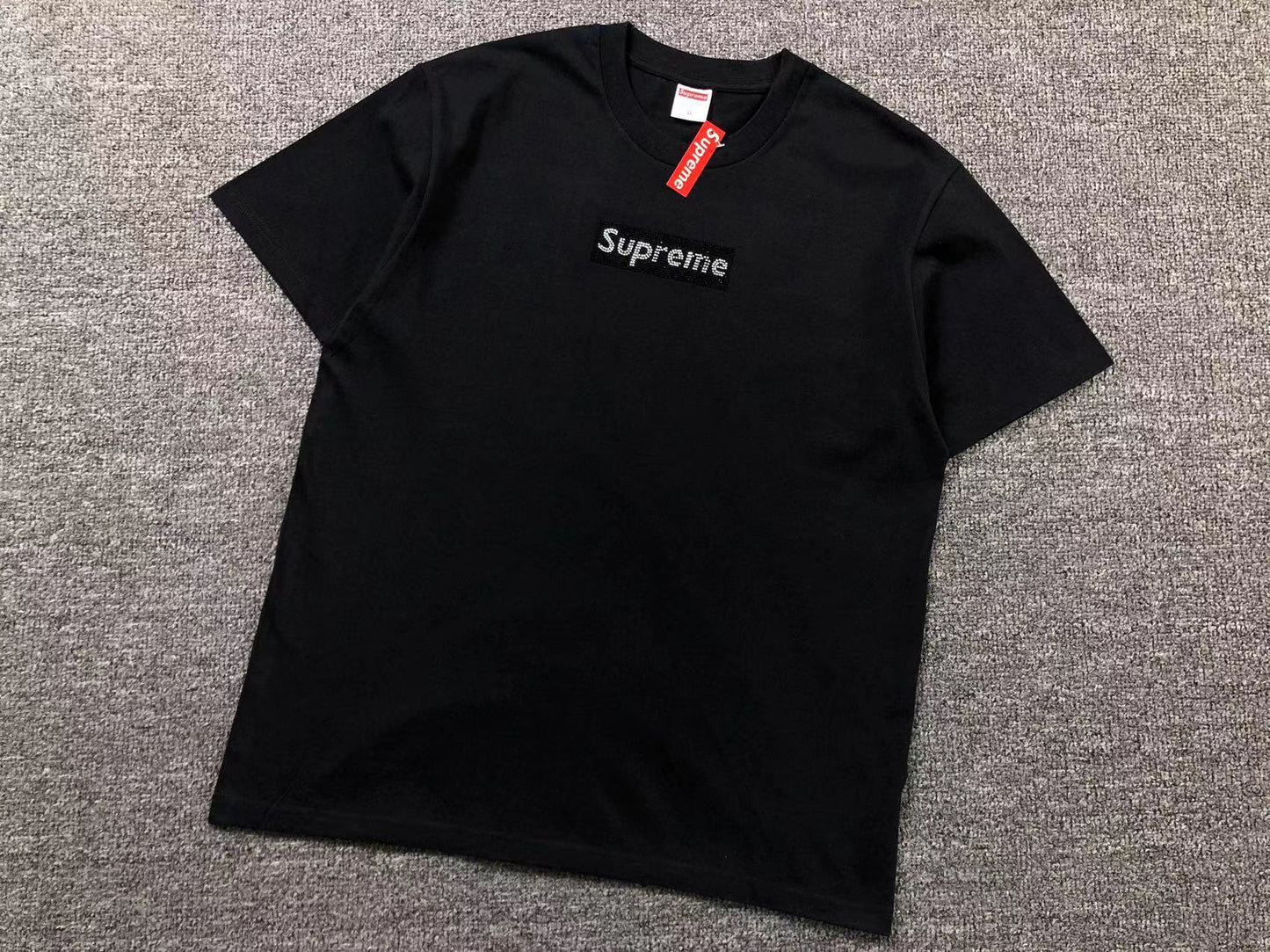 T-SHIRT SUPREME