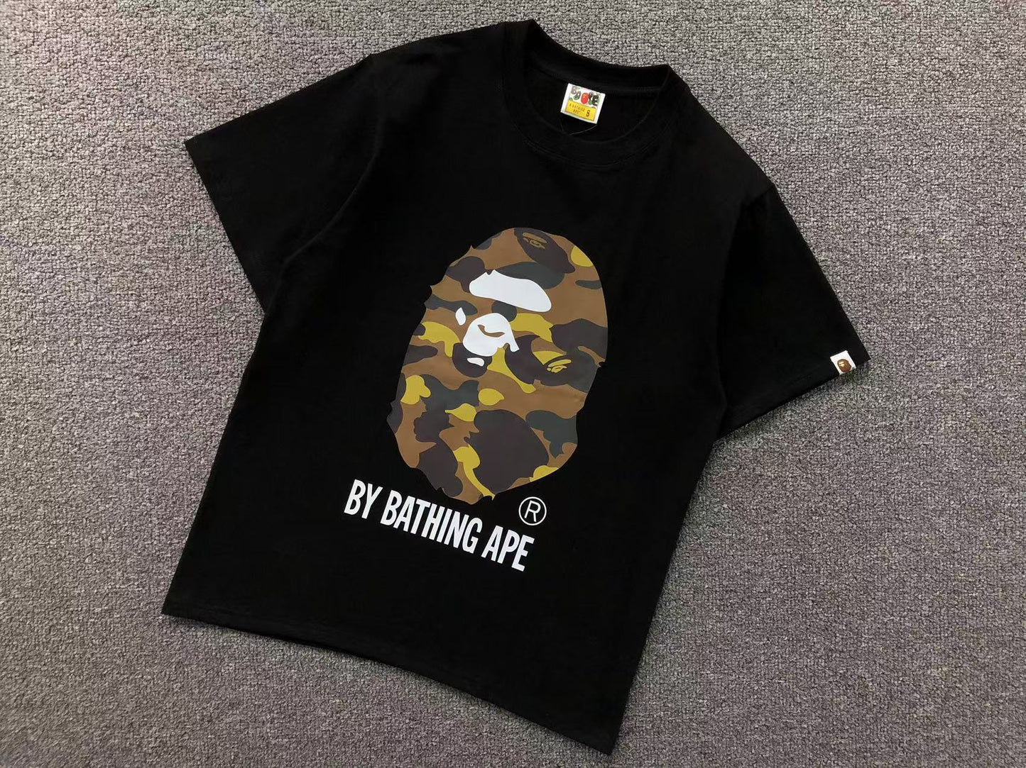 T-SHIRT BAPE